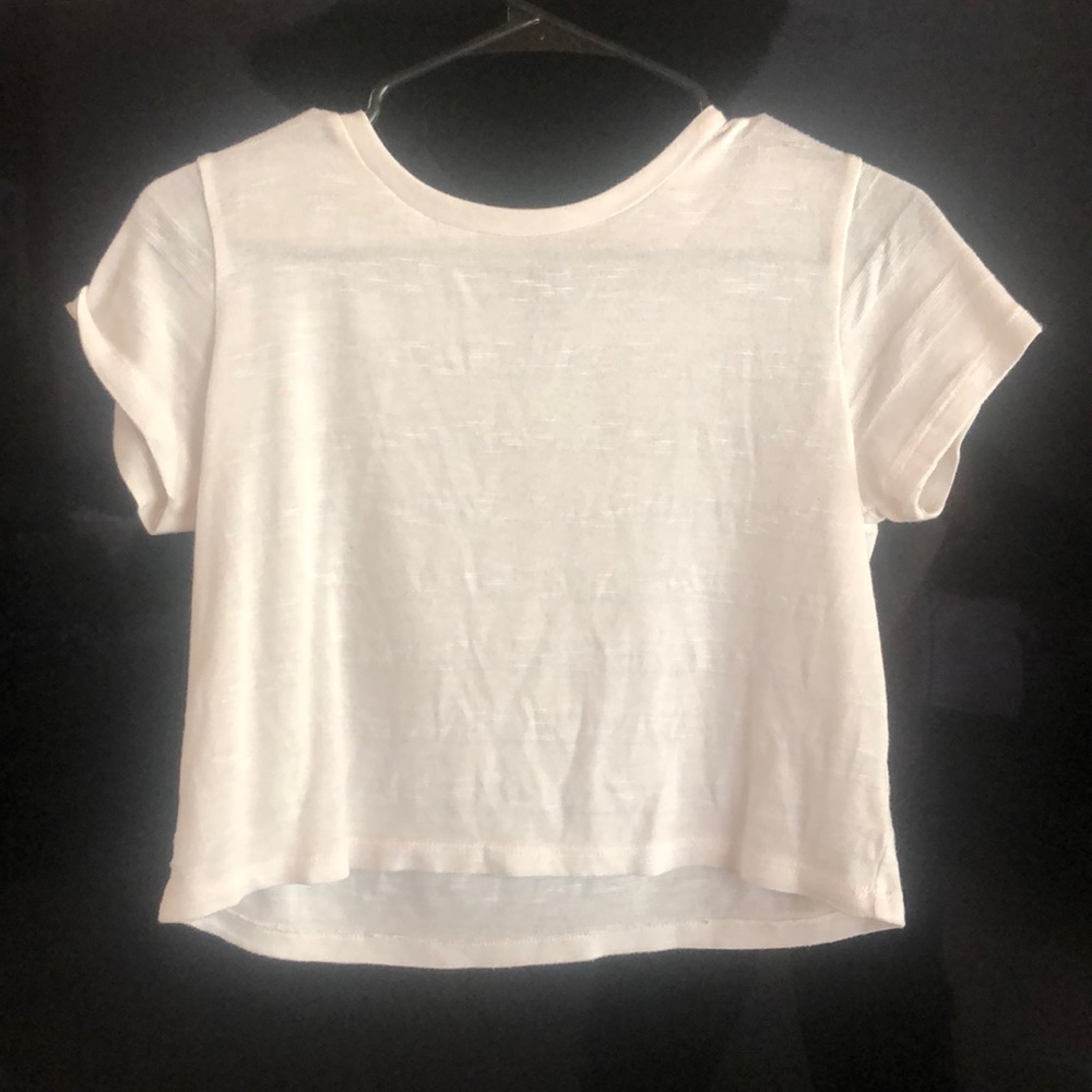 White short sleeved crop top